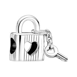 Серебряный шарм Ключ к сердцу Pandora
