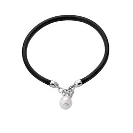 Серебряное колье женское с барочным жемчугом на кожаном шнурке Majorica Isla