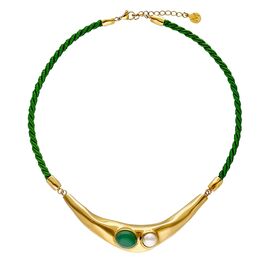 Золотое колье с жемчугом и агатом Majorica Feme