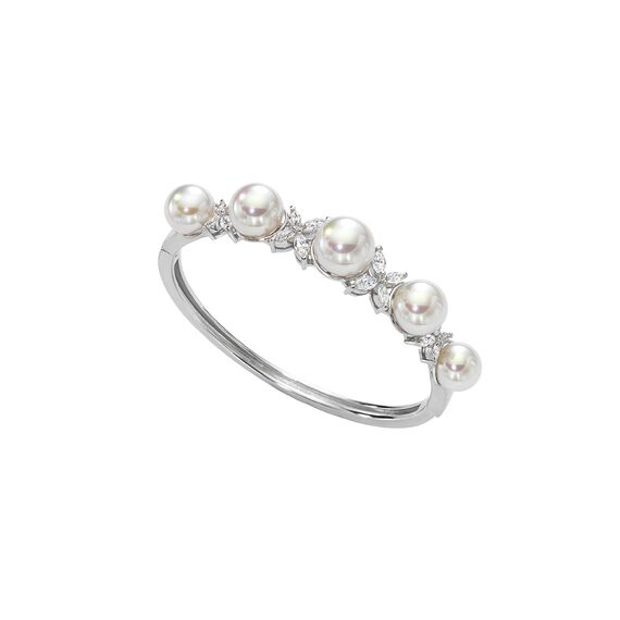 Серебряный браслет жесткий c белым жемчугом Majorica Brides