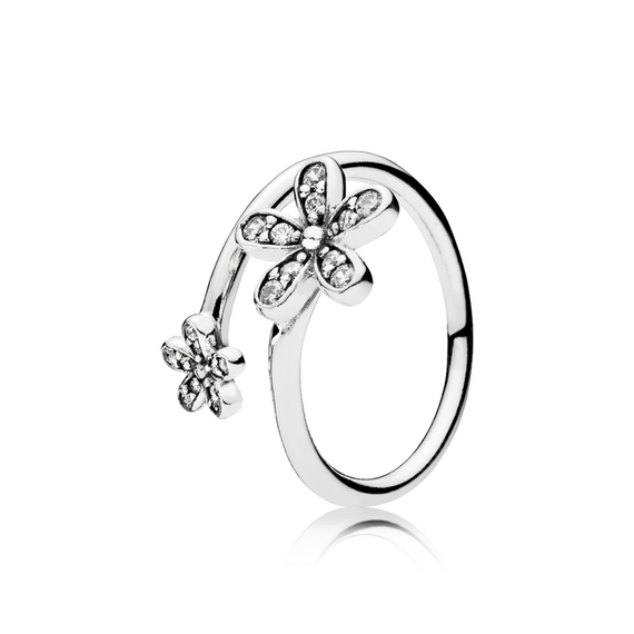 Серебряное кольцо женское с фианитами Pandora Moments