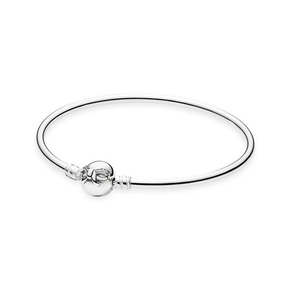 Жесткий браслет из серебра с фианитами Pandora Moments