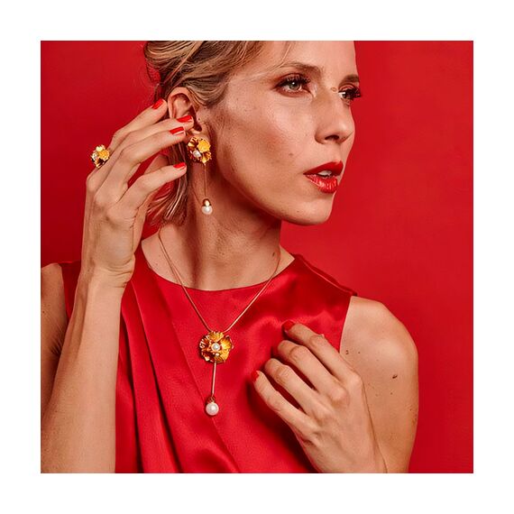 Золотые серьги женские с жемчугом Majorica Clavelina, изображение 2