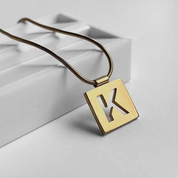 Золотое колье женское с подвеской Majorica Alphabet, изображение 2