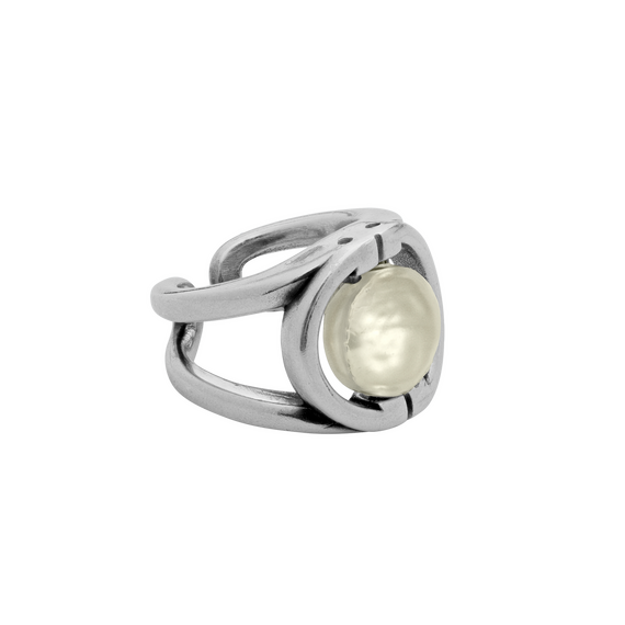 Серебряное кольцо женское с жемчугом Ciclon Classique