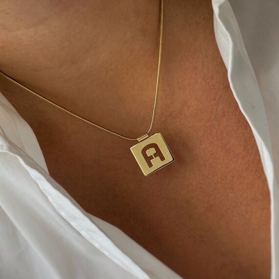Золотое колье женское с подвеской Majorica Alphabet, изображение 4