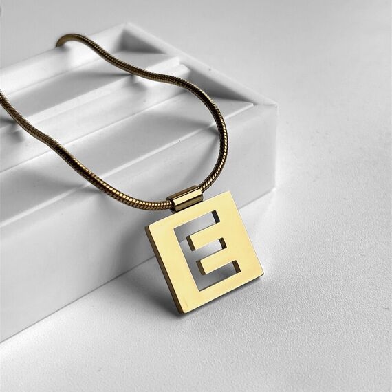 Золотое колье женское с подвеской Majorica Alphabet, изображение 2