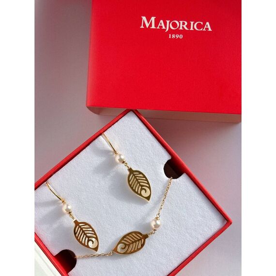 Золотые серьги длинные с органическим жемчугом Majorica Dafne, изображение 2