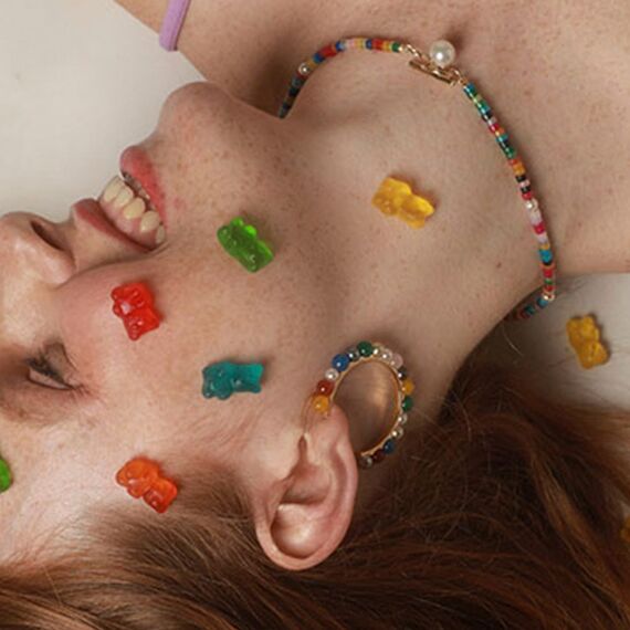 Золотые серьги кольца с органическим жемчугом Majorica Tutti Frutti, изображение 2